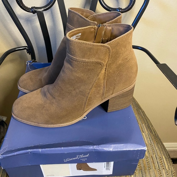 Universal Thread booties - tan - Picture 4 of 6